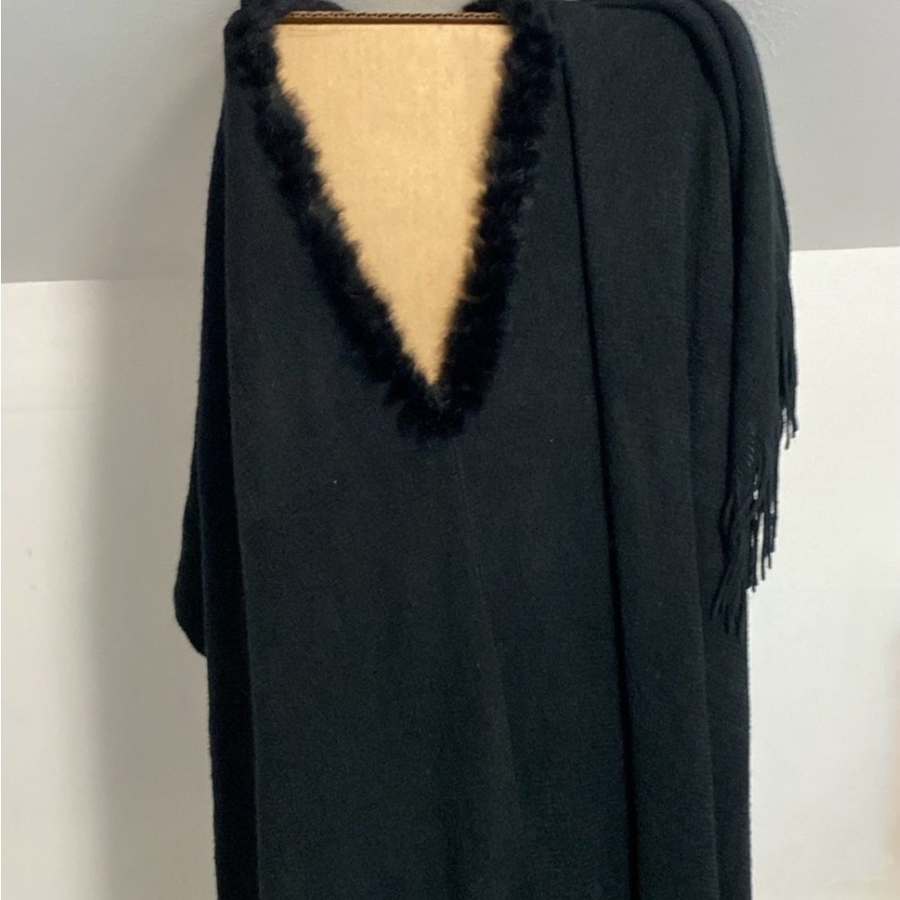 Women’s shawl (rabbit fur)